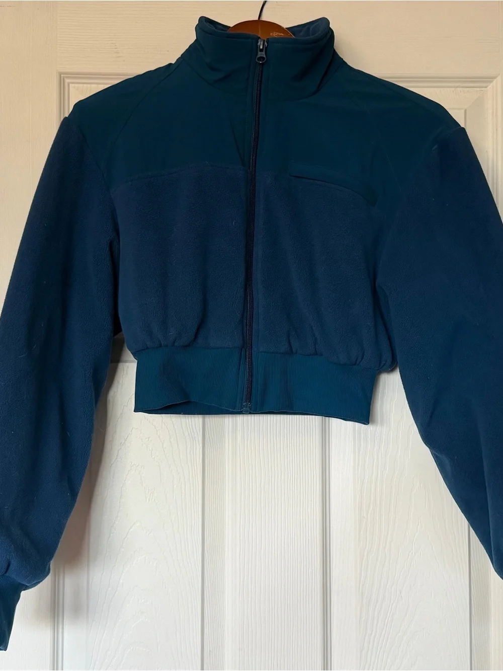 ALO Yoga Polar Fleece Cropped Jacket in Blue
